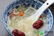 喝銀耳紅棗湯會(huì)發(fā)胖嗎？晚上吃銀耳紅棗湯長(zhǎng)會(huì)胖嗎？