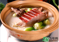 鴨肉和雞肉哪個營養(yǎng)好些？鴨肉和雞肉能一起吃嗎？