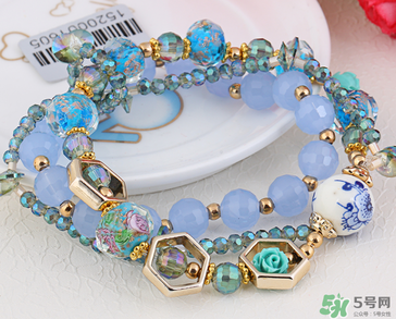 潘多拉手鏈?zhǔn)鞘裁床馁|(zhì)？潘多拉手鏈?zhǔn)倾y的嗎？