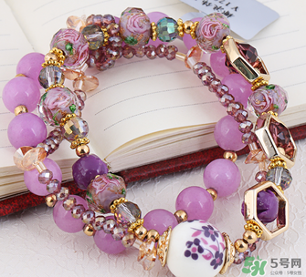 潘多拉手鏈?zhǔn)鞘裁床馁|(zhì)？潘多拉手鏈?zhǔn)倾y的嗎？