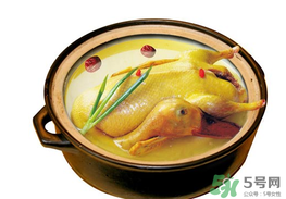 燉老鴨湯放什么材料？燉老鴨湯放什么最好？