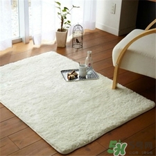 地毯上的頭發(fā)怎么清理?地毯可以用洗衣機(jī)洗嗎? 地毯上的頭發(fā)怎么清理?地毯可以用洗衣機(jī)洗嗎?