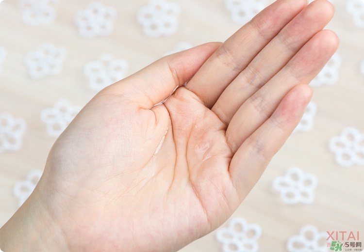 伊詩露櫻桃爽膚水怎么樣？esthe dew櫻桃水好用嗎？