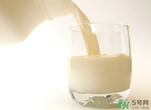 吃完鴨肉可以喝牛奶嗎？鴨肉和牛奶能一起吃嗎？