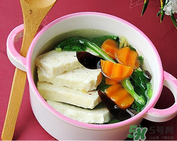 雞肉能和胡蘿卜一起吃嗎？雞肉和蘿卜可以一起吃嗎？