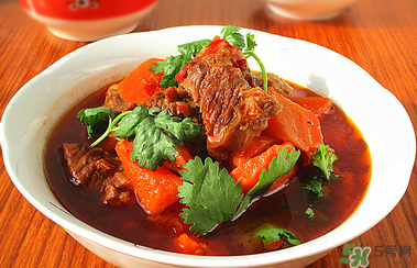 牛肉可以和胡蘿卜一起吃嗎？牛肉和胡蘿卜能一起吃嗎？