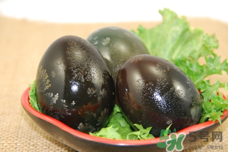 松花蛋的營養(yǎng)價值,松花蛋的功效與作用