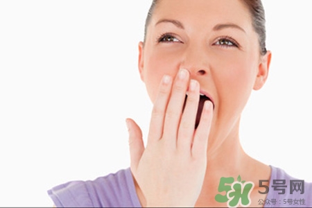 打哈欠是缺氧嗎？打哈欠是大腦缺氧嗎？