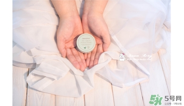 悅詩(shī)風(fēng)吟散粉多少錢(qián)？悅詩(shī)風(fēng)吟定妝粉價(jià)格