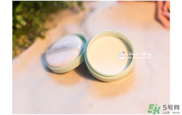 悅詩(shī)風(fēng)吟散粉多少錢(qián)？悅詩(shī)風(fēng)吟定妝粉價(jià)格