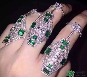 潘多拉和施華洛奇哪個好？潘多拉和施華洛奇哪個貴？