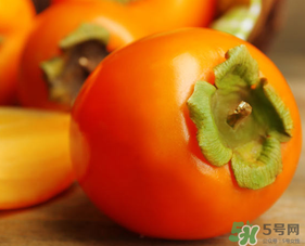 吃完牛肉可以吃柿子嗎？牛肉和柿子能一起吃嗎？