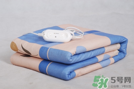 年輕人睡電熱毯好嗎？年輕人睡電熱毯有什么壞處？