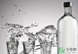 一喝白酒就胃疼怎么回事？一喝白酒就胃疼怎么辦？