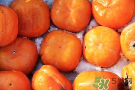 喝白酒能吃柿子嗎？喝白酒為什么不能吃柿子？