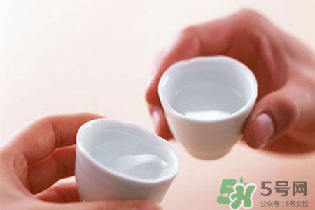 喝白酒能解牙痛嗎？牙痛能喝白酒嗎？