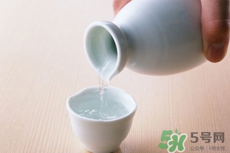 喝白酒能解牙痛嗎？牙痛能喝白酒嗎？