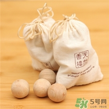 樟腦丸對(duì)蟑螂有用嗎?樟腦丸的功效與作用