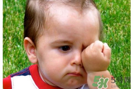 孩子為什么老眨眼睛？孩子總眨眼睛怎么回事？