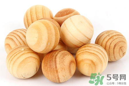 樟腦丸對蟑螂有用嗎？祛除蟑螂的小妙招