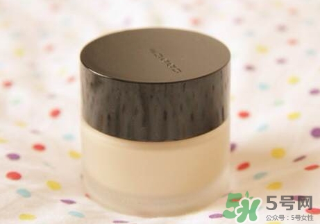 suqqu和cpb哪個(gè)好？suqqu和cpb粉霜哪個(gè)好？