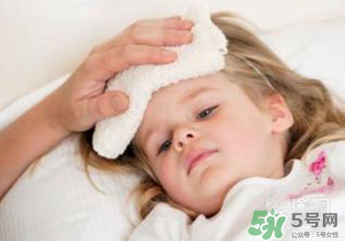 樟腦丸對嬰兒有害嗎？樟腦丸對寶寶有什么危害？