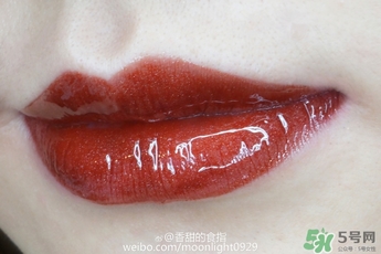 露華濃唇釉055價位 露華濃055多少錢？