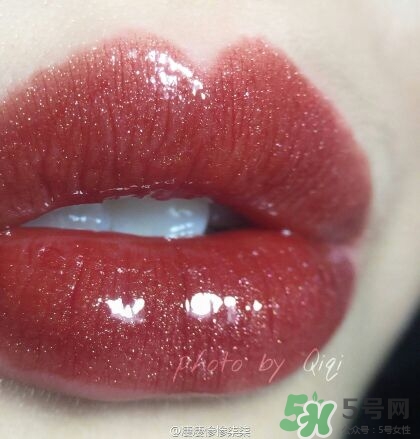 露華濃唇釉055價位 露華濃055多少錢？