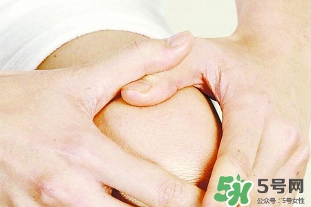 天冷膝蓋疼能在膝蓋處拔罐嗎？緩解膝蓋疼的6個小妙招