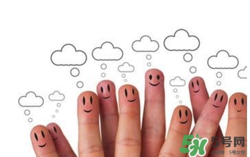 睡覺睡到半夜手麻是怎么回事？睡覺睡到半夜手麻怎么辦？