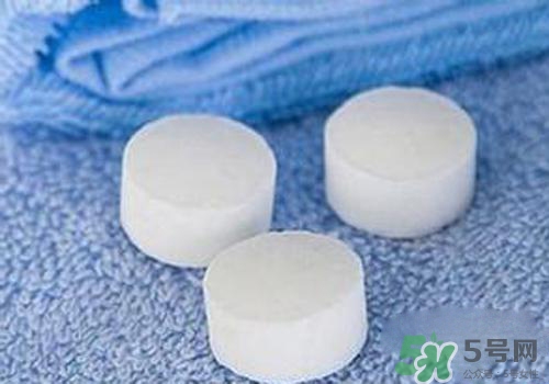 樟腦丸對(duì)跳蚤有用嗎？樟腦丸可以除跳蚤嗎？