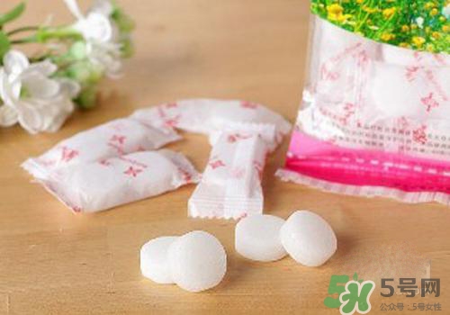 樟腦丸對(duì)跳蚤有用嗎？樟腦丸可以除跳蚤嗎？