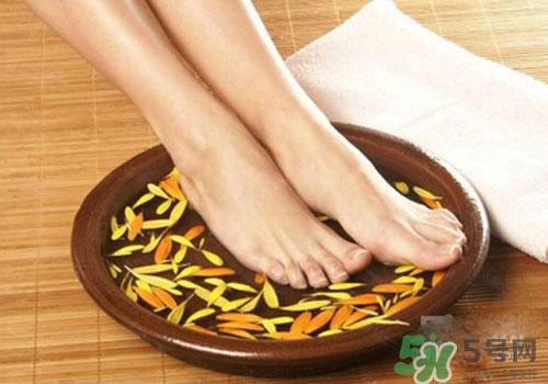 熱水泡腳可以補(bǔ)血嗎？熱水怎么泡腳可以補(bǔ)血？