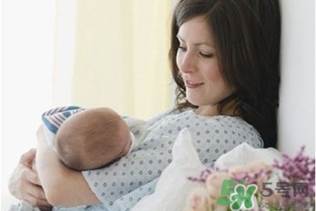 坐月子期間如何保養(yǎng)肌膚？不做黃臉婆產(chǎn)后護(hù)膚很重要