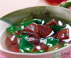 豬血和菠菜能一起吃嗎？豬血菠菜湯怎么做好吃？