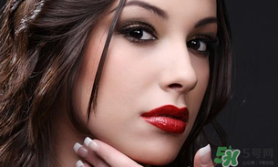 冬天涂什么顏色的口紅？冬天適合什么顏色口紅？