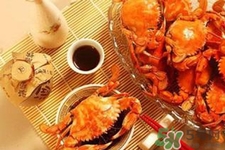 喝白酒能吃螃蟹嗎？吃螃蟹喝什么酒好？
