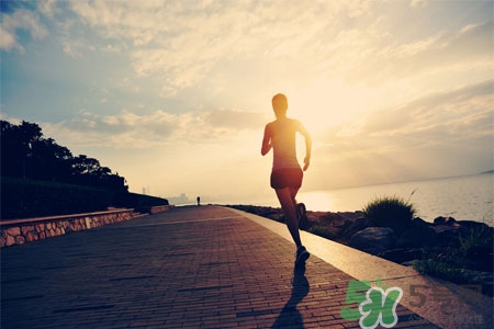 冬天跑步不出汗會(huì)影響健康嗎？冬天跑步不出汗怎么辦？