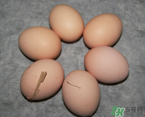 雞蛋黃散了還能吃嗎？雞蛋黃散了是不是壞了？
