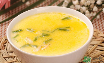 雞蛋黃散了還能吃嗎？雞蛋黃散了是不是壞了？