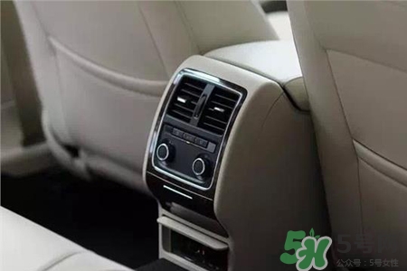 冬天車?yán)镉徐F氣怎么辦？冬天車?yán)镩_空調(diào)有霧怎么辦？