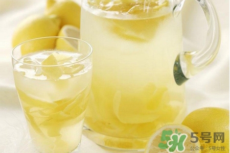 檸檬水可以用熱水泡嗎？檸檬水用涼水泡還是熱水泡？