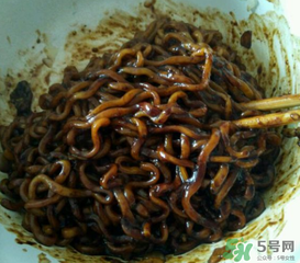 三養(yǎng)炸醬面好吃嗎_三養(yǎng)炸醬面配料辣嗎 三養(yǎng)炸醬面好吃嗎_三養(yǎng)炸醬面配料辣嗎