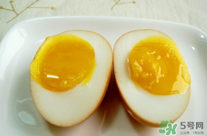 雞蛋可以帶殼蒸嗎？帶殼雞蛋蒸多久能熟？