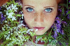 冬天適合什么顏色的頭發(fā)？冬天染什么顏色的頭發(fā)好看？