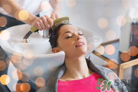 產(chǎn)后可以洗頭嗎？產(chǎn)后多久可以洗頭發(fā)？