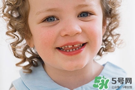 寶寶冬天應(yīng)該穿幾件衣服最好？冬天寶寶穿多少衣服合適？