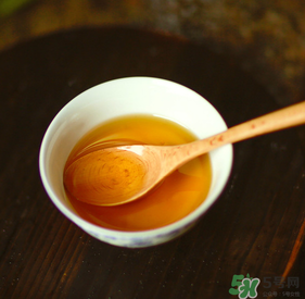 寶寶多大可以吃核桃油？寶寶吃核桃油的好處