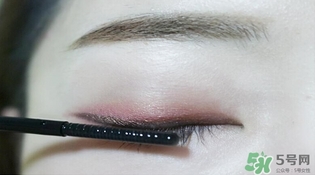 kiss me睫毛膏卸妝液怎么用？kiss me睫毛膏卸妝液使用方法