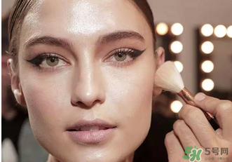 紀梵希蜜粉怎么用？紀梵蜜散粉的使用方法